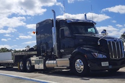 Doug Huffman's 2022 Peterbilt 579