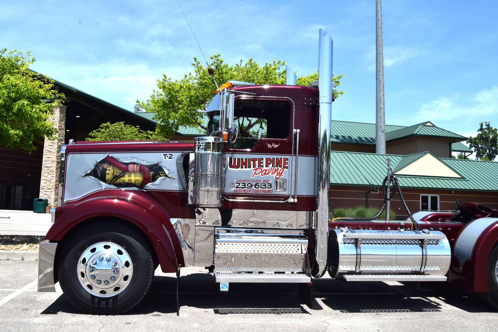 Driver's side view of Bryant Mann's 2000 Kenworth W900L
