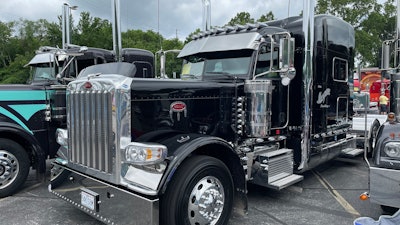 Dale Musgrove's 2022 Peterbilt 389