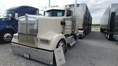 Logan Shaw's 2022 Kenworth W900L