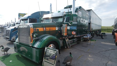 Daniel and Phyllis Snow's 1996 Freightliner Classic XL