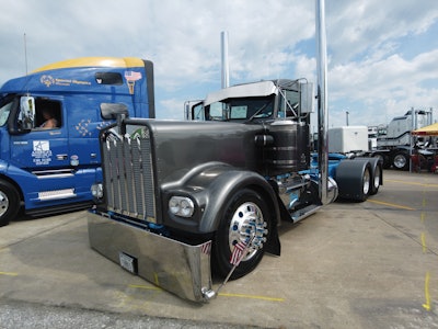 Justin Congdon's 1974 Kenworth W900A