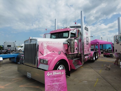 Eva Knelsen's 2021 Kenworth W900L