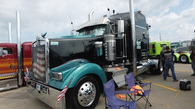Terry Littlefield's 2001 Kenworth W900L