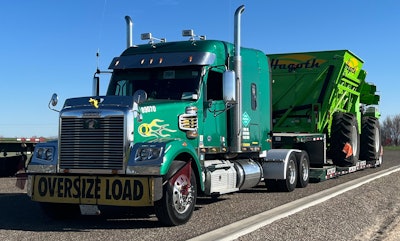George Bunch's 2016 Freightliner 122SD