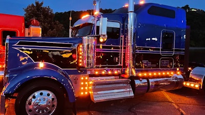 Steve Huff's 2023 Kenworth W900L at night