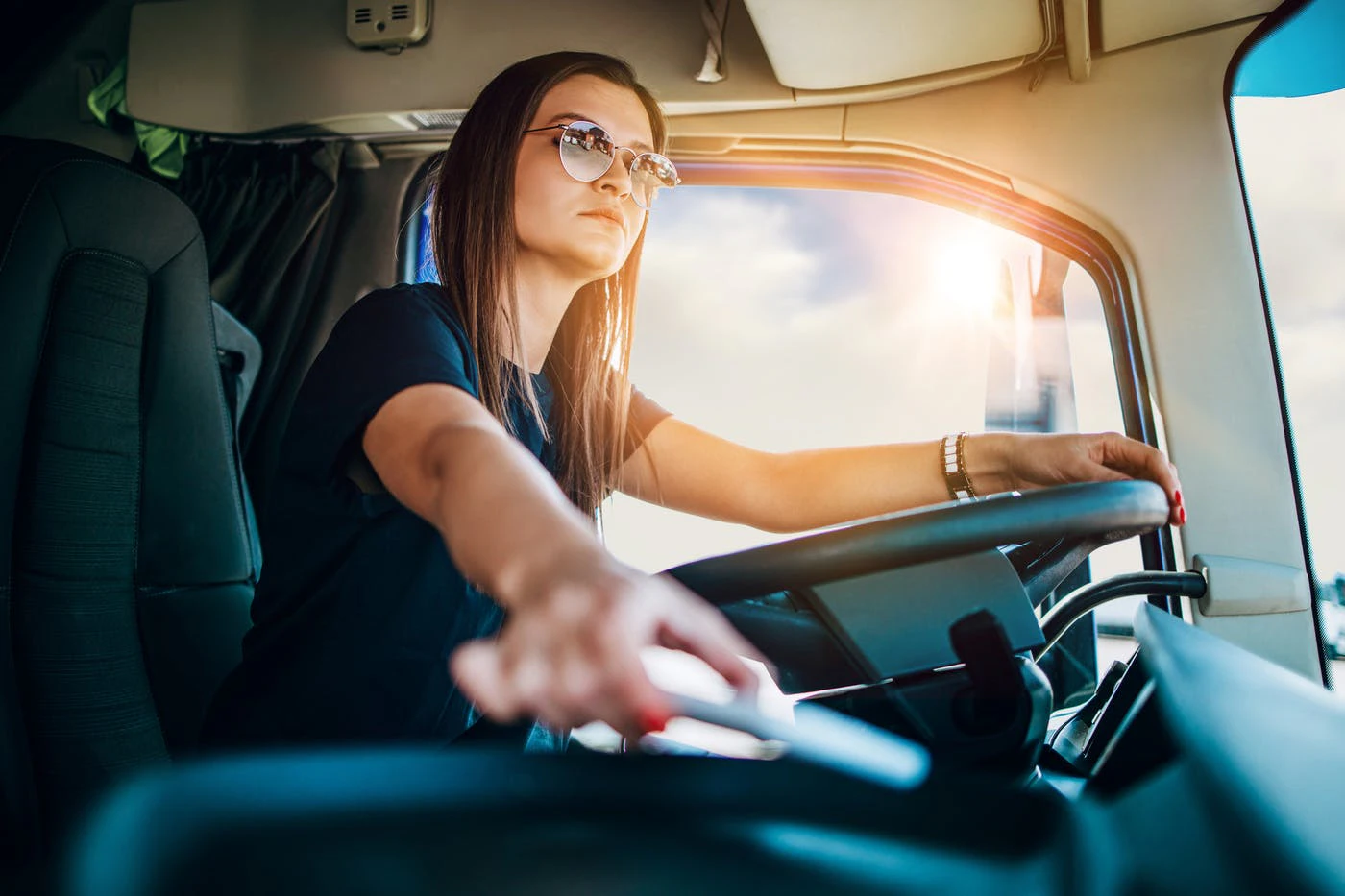 How FMCSA's under-21 driver pilot program works - Vimarsana News