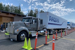 Kenworth W990 52-inch sleeper flat roof