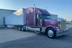 Roger Simmoneau's 1998 Freightliner Classic