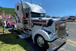 kevin carter olde school freightliner truck