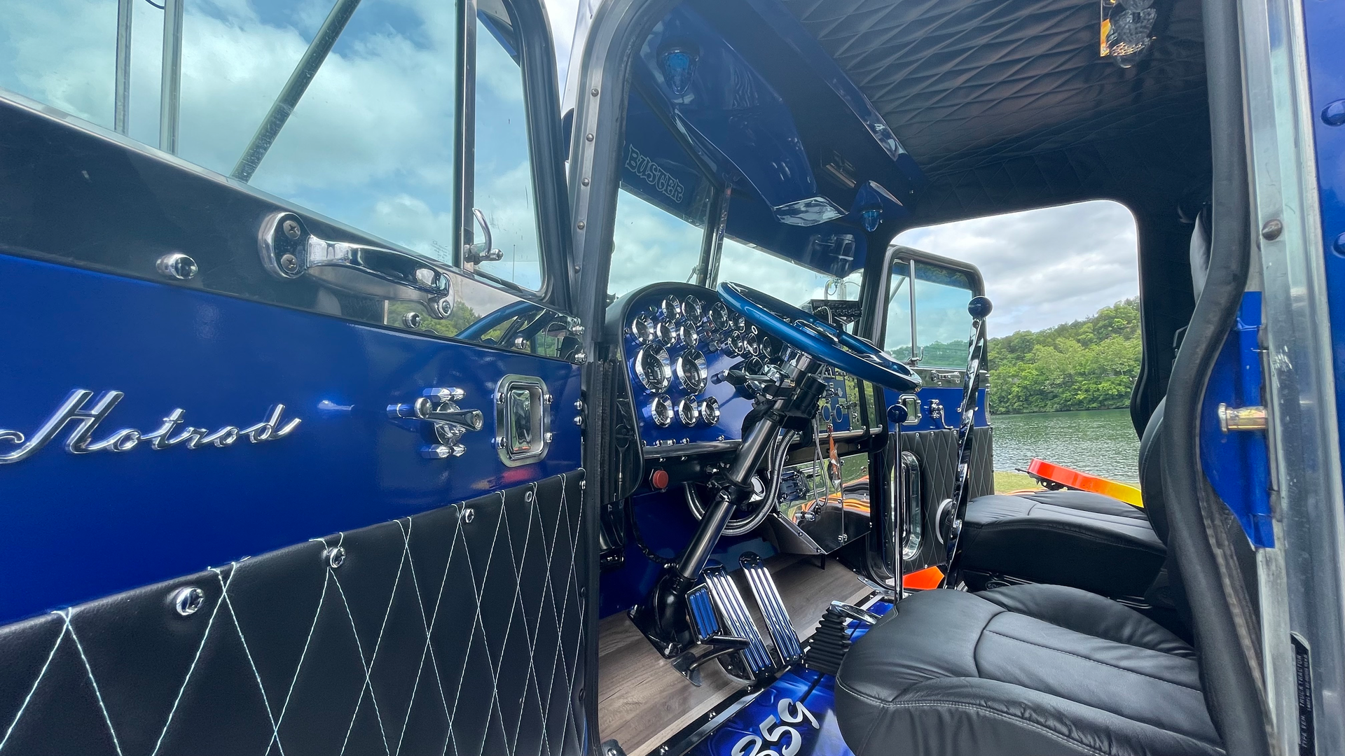 Interior of Randy Victory's 1986 Peterbilt 359
