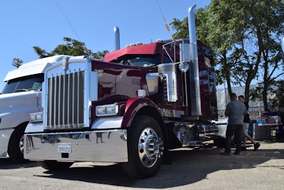 Omar Aispuro's 2016 W900L