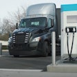 freightliner ecascadia charging