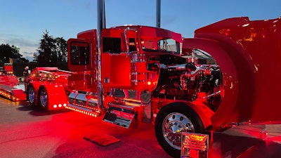 Bubba Branch's 1996 Kenworth W900 at night