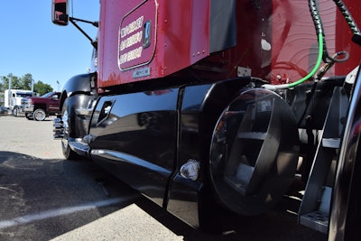 2012 Kenworth T660 driver-side fairings view