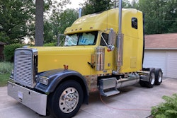 Ronald Skudlarek's 2000 Freightliner Classic XL