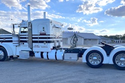 James Stanford's 2016 Peterbilt 389