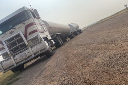 Tanner Batey's 1988 Peterbilt 362