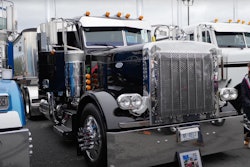 Brandon Burroughs' 2007 Peterbilt 379