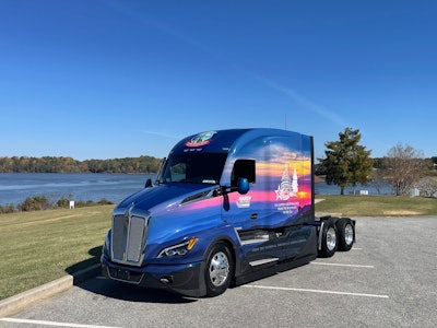 Kenworth T680 for U.S. Capitol Christmas Tree tour