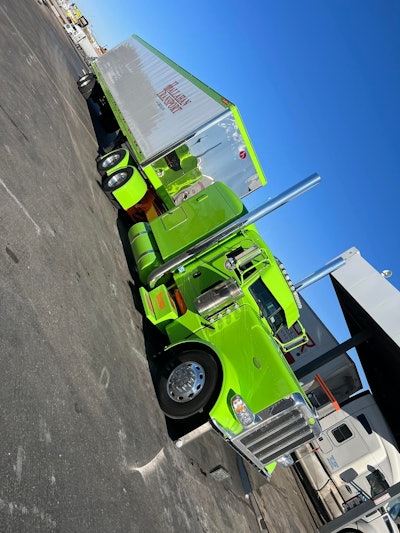 Robert Hallahan's 2022 Peterbilt 389