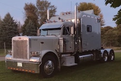 Tom and Marie Gay's 2001 Peterbilt 379
