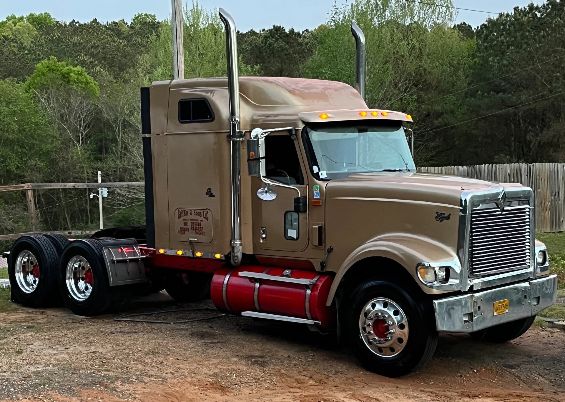 Patrick Griffin's 1999 International Eagle 9900i - Vimarsana News