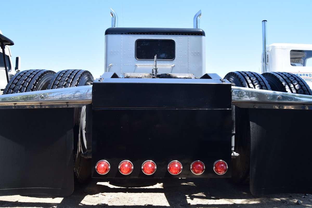 Small fleet's first-ever aero rig a beauty of a 2016 Pete 579