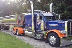 Calvin Edge's 2016 Peterbilt 389 Pride & Class