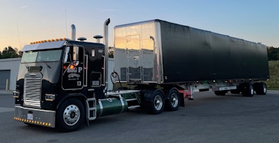 Noah Melton's 1992 Freightliner FLA