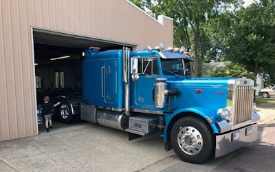 Horace Goldman's 1987 Peterbilt 359 at home shop