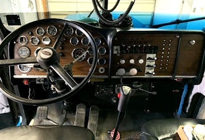 Horace Goldman Peterbilt 359 dash, interior