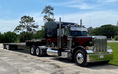 Bryan Floyd's 2003 Peterbilt 379 EXHD