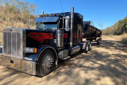 Michael Henry's 2007 Peterbilt 379 EXHD