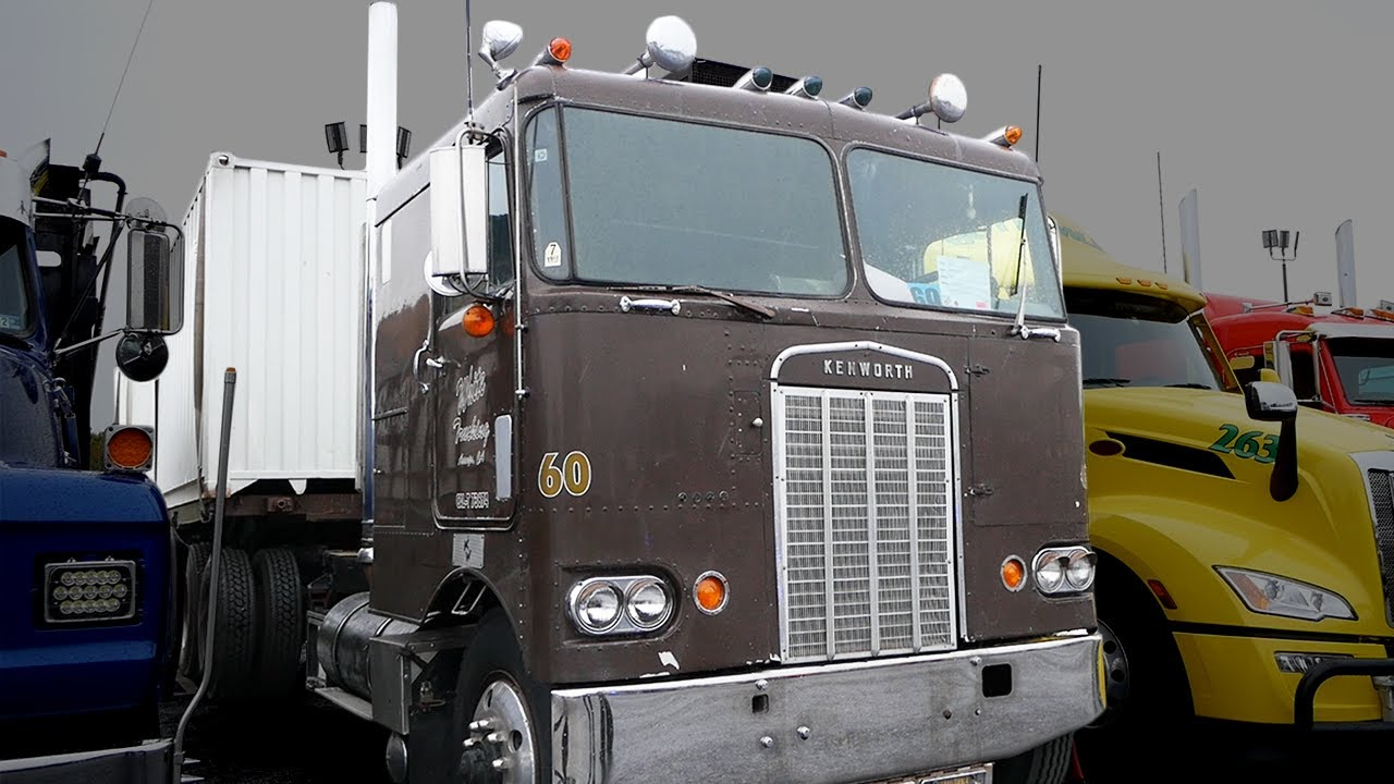 Joe White's 1960 Kenworth cabover