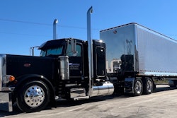Shomotion's 2011 Peterbilt 389 glider