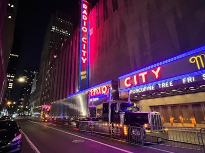 Shomotion's 2011 Peterbilt 389 w Radio City Music Hall