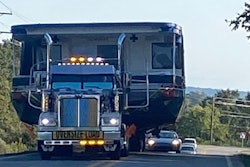 Greg Parks' Western Star pulling a houseboat