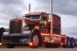 Josh Sauls' 1985 Peterbilt 359