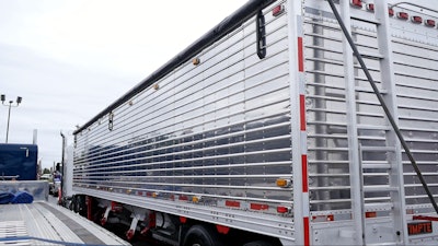 2000 Timpte Super Hopper trailer of Irby Hallman