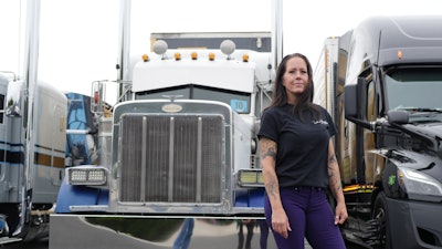 Mel Williams Truckin' Unicorn 2003 Peterbilt 379