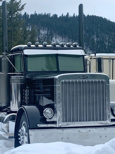 Aron Wright's 1989 Peterbilt 379