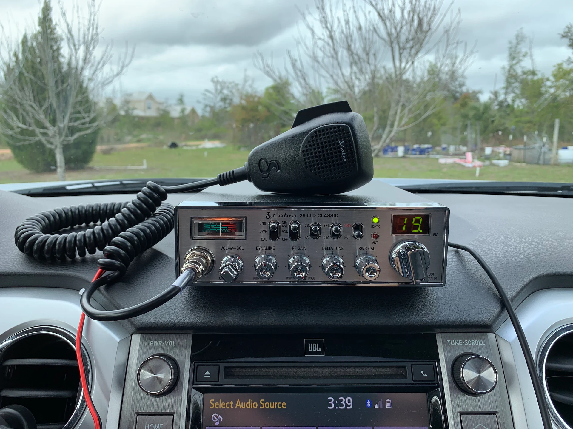 Review: New Cobra cb radios equipped with FM - Vimarsana News