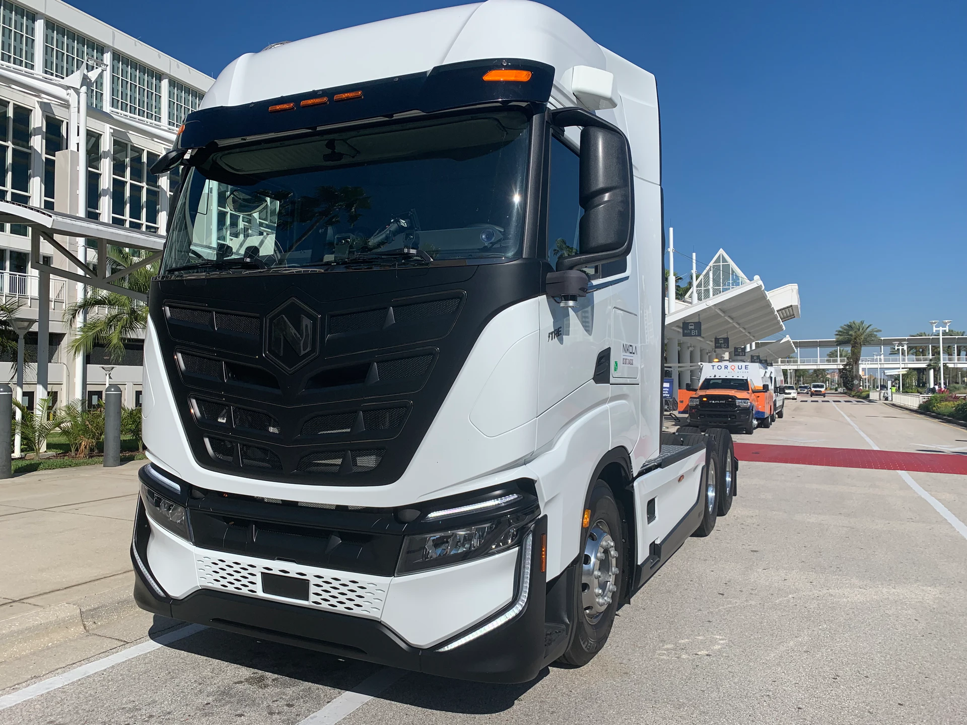 Test drive of the Nikola Tre battery-electric semi - Vimarsana News