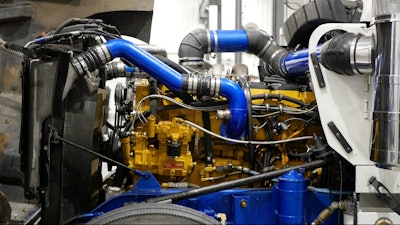 C16 Caterpillar engine in Diesel Freak's 2007 Kenworth W900