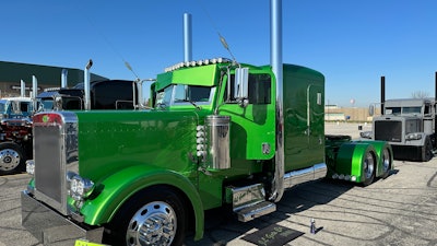 JL Gate Co.'s 1995 Peterbilt 379