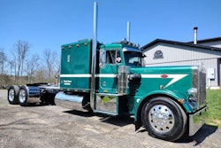 Durand Carson's 1981 Peterbilt 359