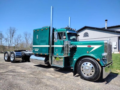 Durand Carson's 1981 Peterbilt 359