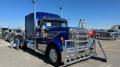 Dallmeyer Farms' 1999 International 9300