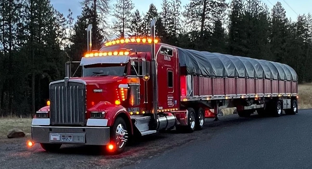 Jeremy Flygare's 2000 Kenworth W900 - Vimarsana News